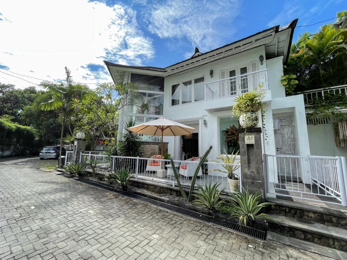 Beach House Canggu - 150M Berawa Beach 외부 사진